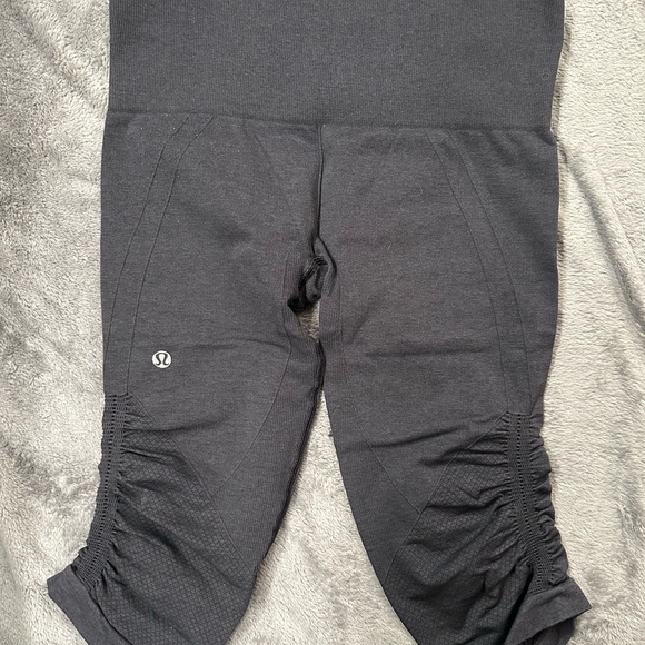 Lulu lemon athletica capris - Picture 1 of 1